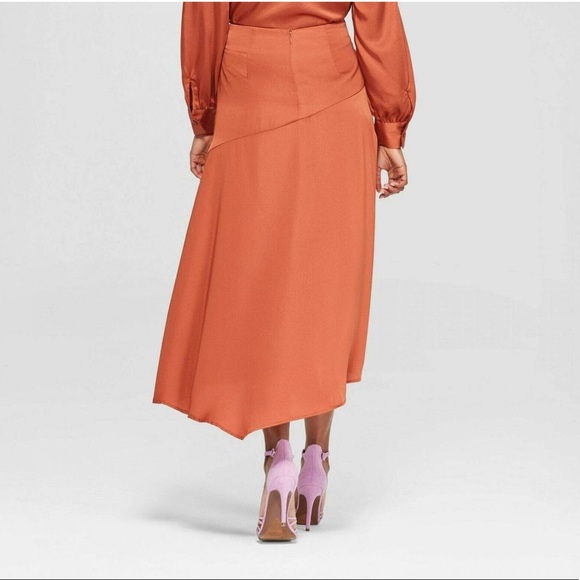 WOMEN'S SEAMED ASYMMETRICAL HEM MIDI SLIP SKIRT - Picture 3 of 5